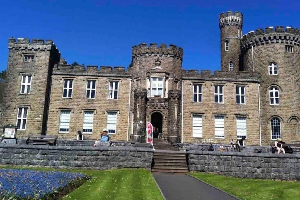 Lovely 1 Bedroom Studio Apartment - Merthyr Tydfil Bagian luar foto